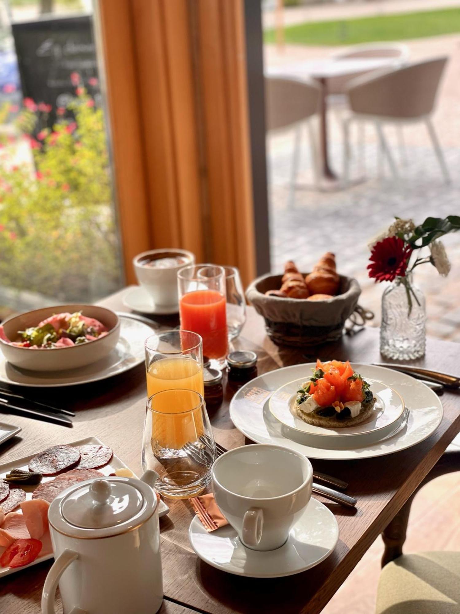 Domaine Du Roncemay - Hotel, Restaurants, Spa & Golf Aillant-sur-Tholon Kültér fotó