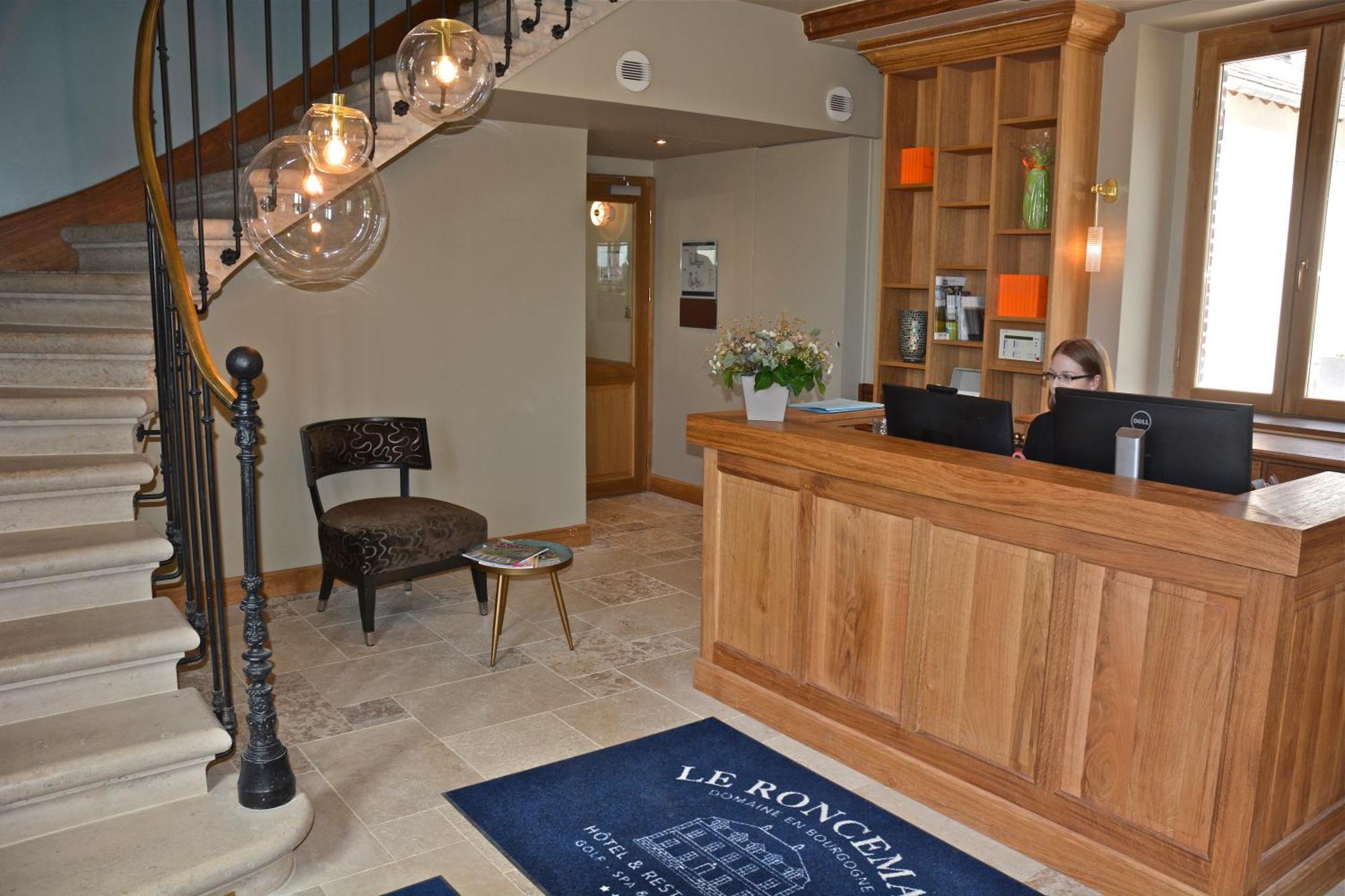 Domaine Du Roncemay - Hotel, Restaurants, Spa & Golf Aillant-sur-Tholon Kültér fotó